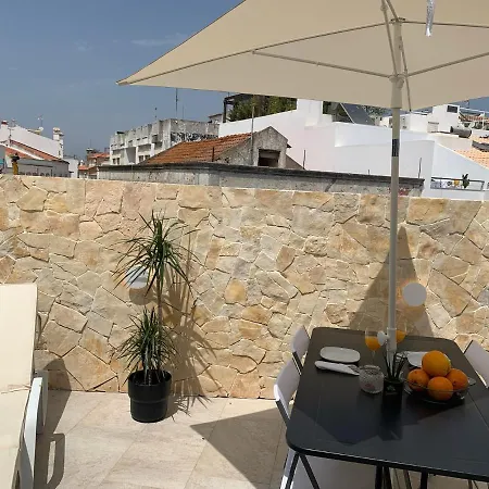 House With A Bbq Terrace In The Centre Of Lagos Exterior photo